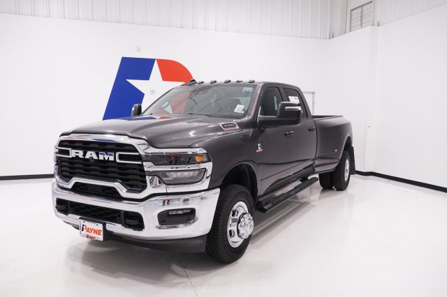 2027 Ram 3500 TRADESMAN CREW CAB 4X4 8' BOX Pickup