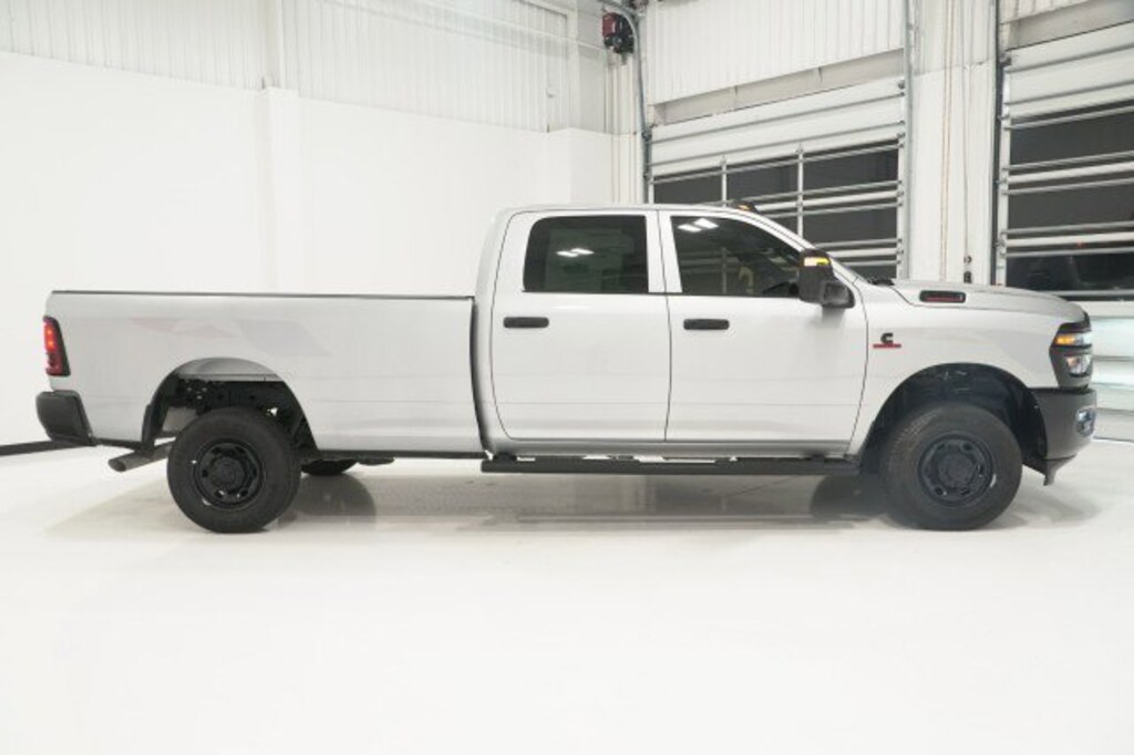 New 2026 Ram 2500 TRADESMAN CREW CAB 4X4 8' BOX Pickup