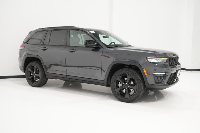 2025 Jeep Grand Cherokee Limited photo 3