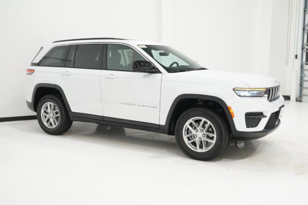 New 2025 Jeep Grand Cherokee LAREDO X 4X2 Sport Utility