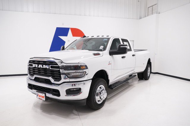 2027 Ram 3500 TRADESMAN CREW CAB 4X4 8' BOX Pickup