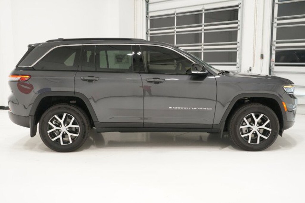 New 2025 Jeep Grand Cherokee LIMITED 4X2 Sport Utility