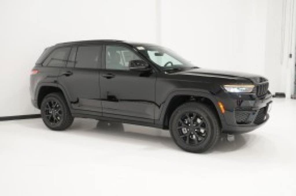 New 2026 Jeep Grand Cherokee LAREDO ALTITUDE 4X2 Sport Utility