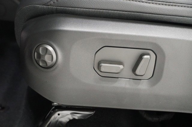 2025 Jeep Wrangler 4-Door Sahara - Photo 19