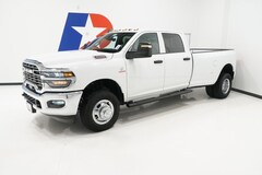 2026 Ram 3500 TRADESMAN CREW CAB 4X4 8' BOX Pickup
