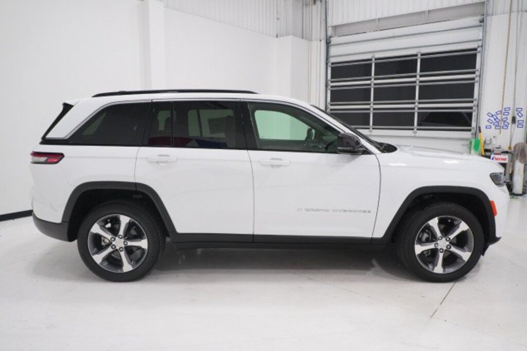 New 2026 Jeep Grand Cherokee Limited 4x4 Sport Utility