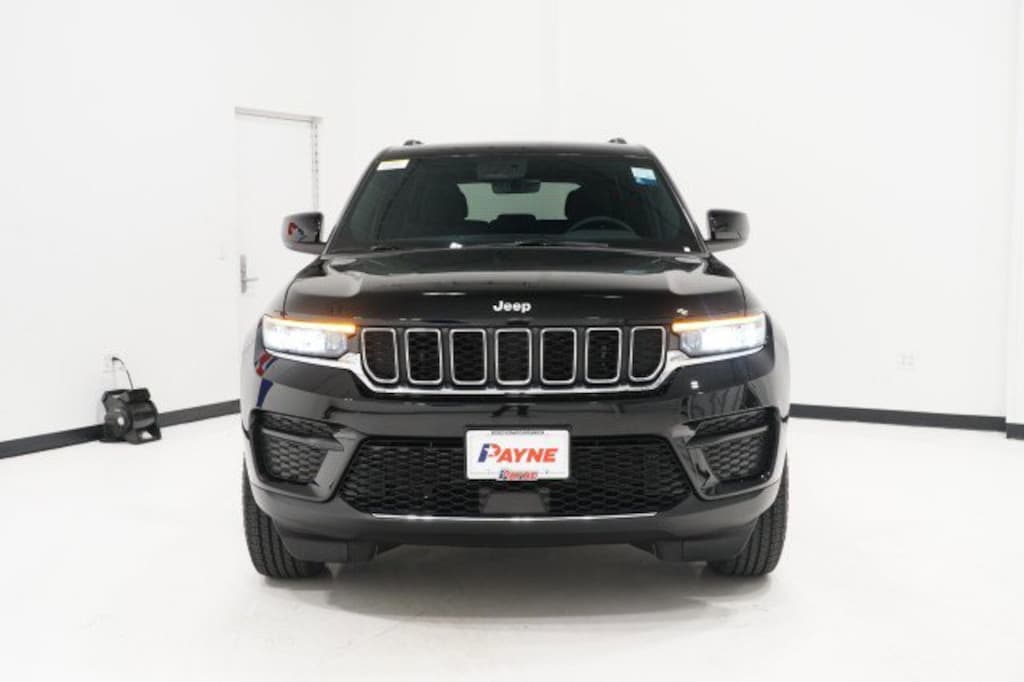New 2025 Jeep Grand Cherokee LAREDO 4X2 Sport Utility