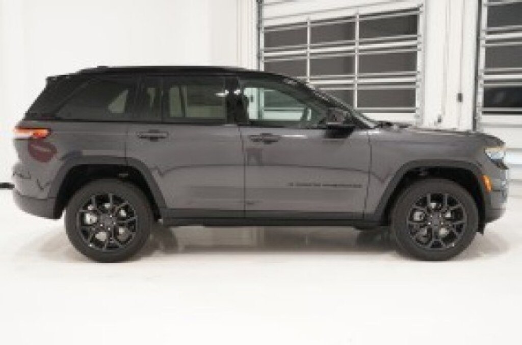 New 2026 Jeep Grand Cherokee LAREDO ALTITUDE 4X2 Sport Utility