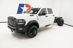 2026 Ram 5500 Chassis Cab TRADESMAN  CREW  4X4 60' CA Pickup