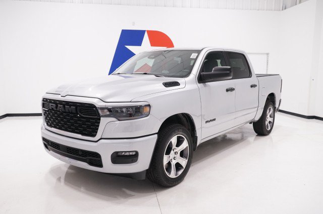 2027 Ram 1500 EXPRESS CREW CAB 4X2 5'7 BOX Pickup