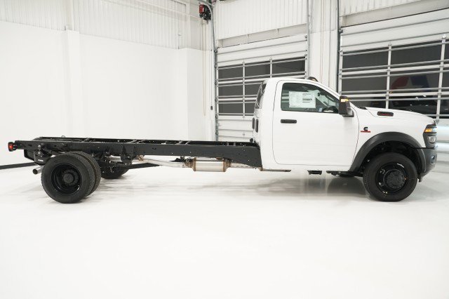 2026 Ram 5500 Tradesman photo 2