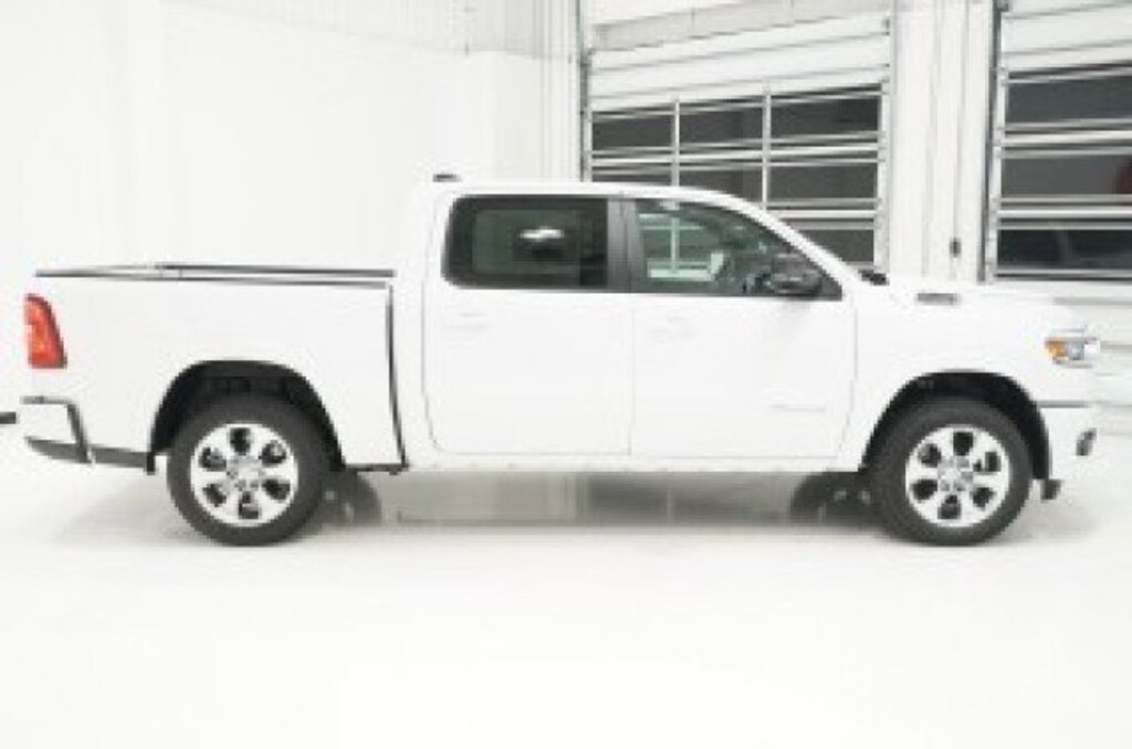 New 2026 Ram 1500 LONE STAR CREW CAB 4X2 5'7 BOX Pickup