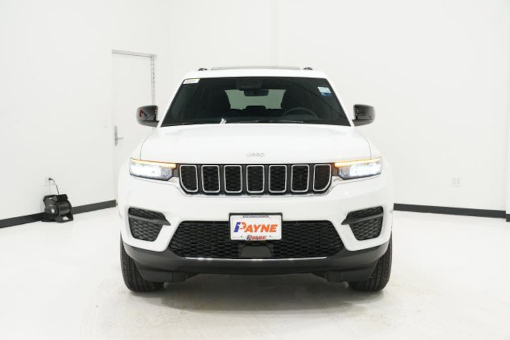 New 2025 Jeep Grand Cherokee LAREDO X 4X2 Sport Utility