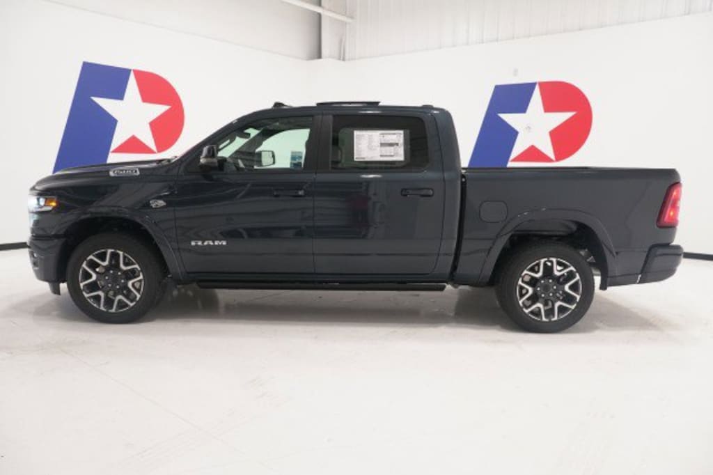 New 2026 Ram 1500 LARAMIE CREW CAB 4X4 5'7 BOX Pickup
