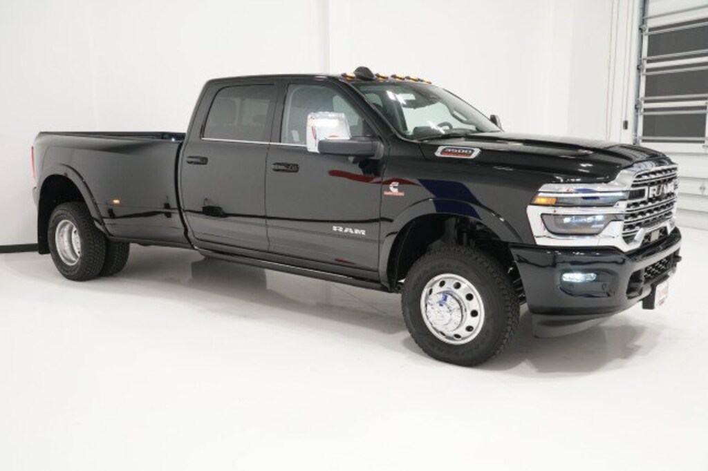New 2025 Ram 3500 LIMITED LONGHORN CREW CAB 4X4 8' BOX Pickup