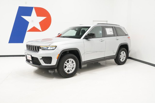 2025 Jeep Grand Cherokee Laredo's photo