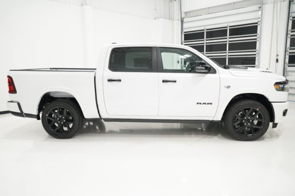 New 2026 Ram 1500 LARAMIE CREW CAB 4X4 5'7 BOX Pickup