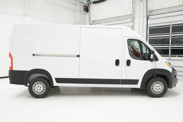 2026 Ram ProMaster 2500 Cargo Van photo 3