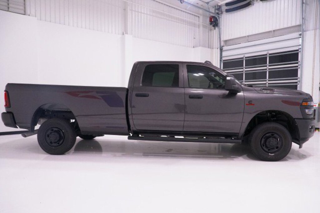 New 2026 Ram 2500 TRADESMAN CREW CAB 4X4 8' BOX Pickup