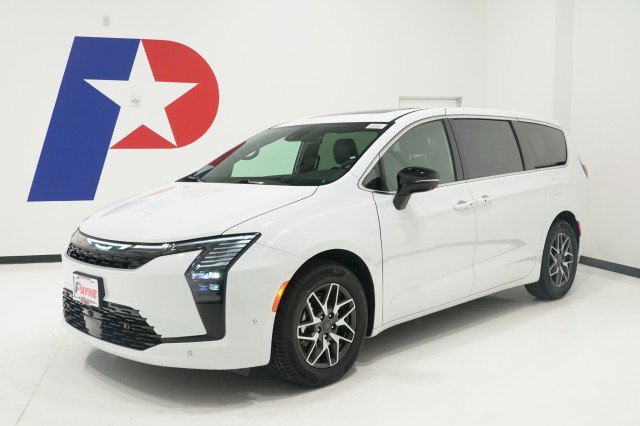 2027 Chrysler Pacifica Limited's photo