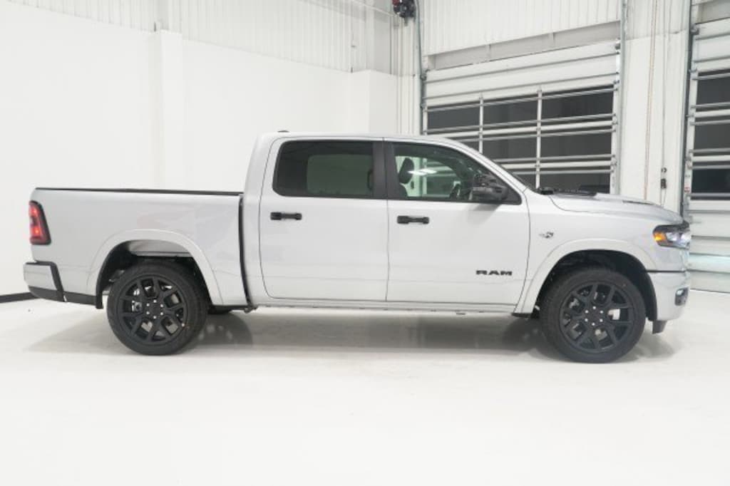 New 2026 Ram 1500 LARAMIE CREW CAB 4X4 5'7 BOX Pickup