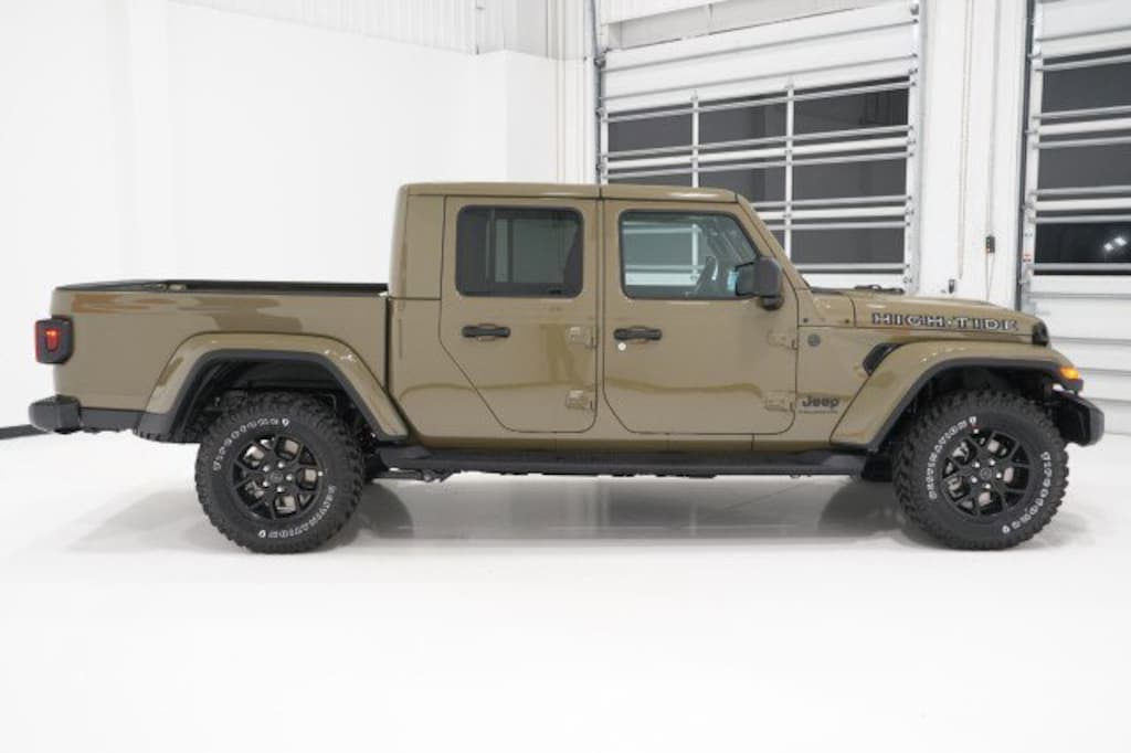 New 2025 Jeep Gladiator HIGH TIDE 4X4 Pickup