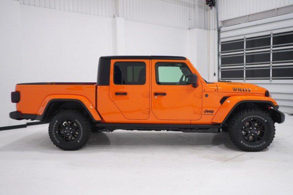 New 2026 Jeep Gladiator WILLYS 4X4 Pickup