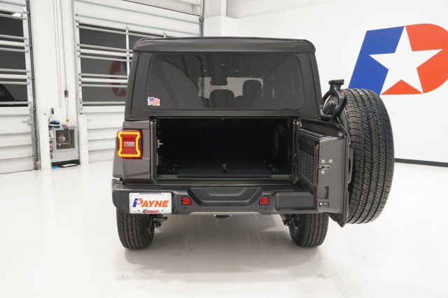 2025 Jeep Wrangler 4-Door Sahara - Photo 8