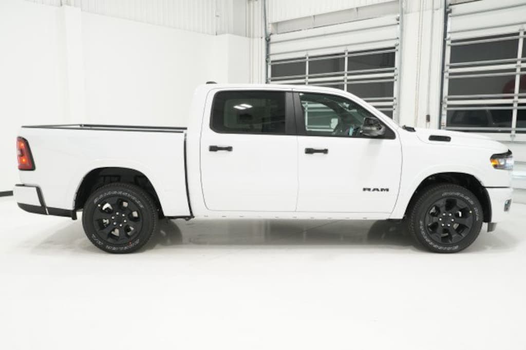 New 2026 Ram 1500 LONE STAR CREW CAB 4X4 5'7 BOX Pickup