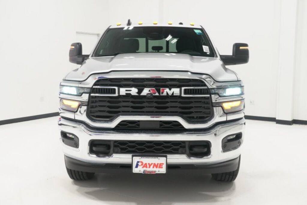 New 2026 Ram 2500 TRADESMAN CREW CAB 4X4 6'4 BOX Pickup
