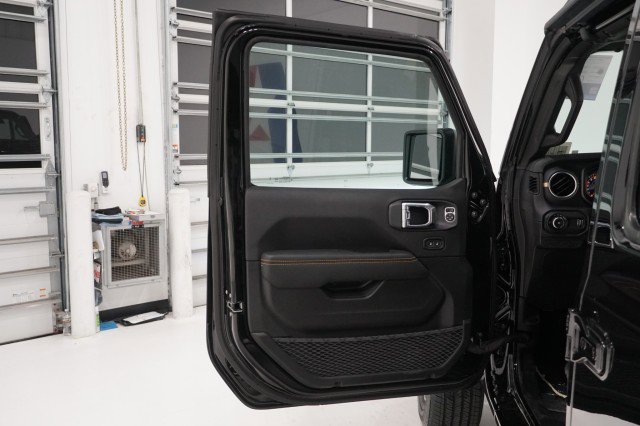 2025 Jeep Wrangler 4-Door Sahara - Photo 16