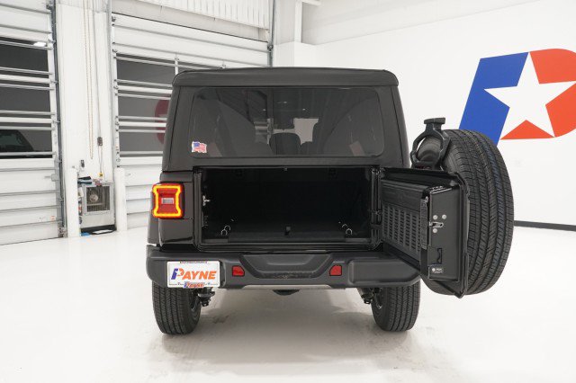 2025 Jeep Wrangler 4-Door Sahara - Photo 8