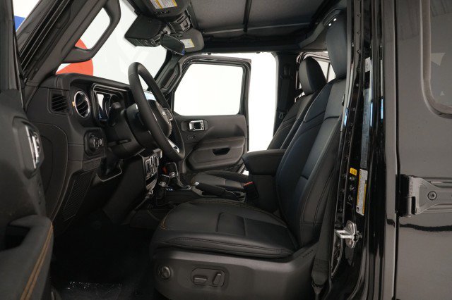2025 Jeep Wrangler 4-Door Sahara - Photo 18