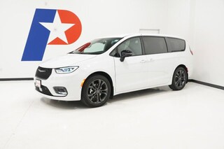 2026 Chrysler Pacifica SELECT Passenger Van