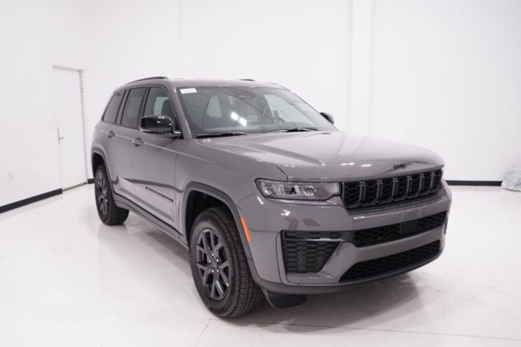 New 2027 Jeep Grand Cherokee Laredo Altitude Sport Utility