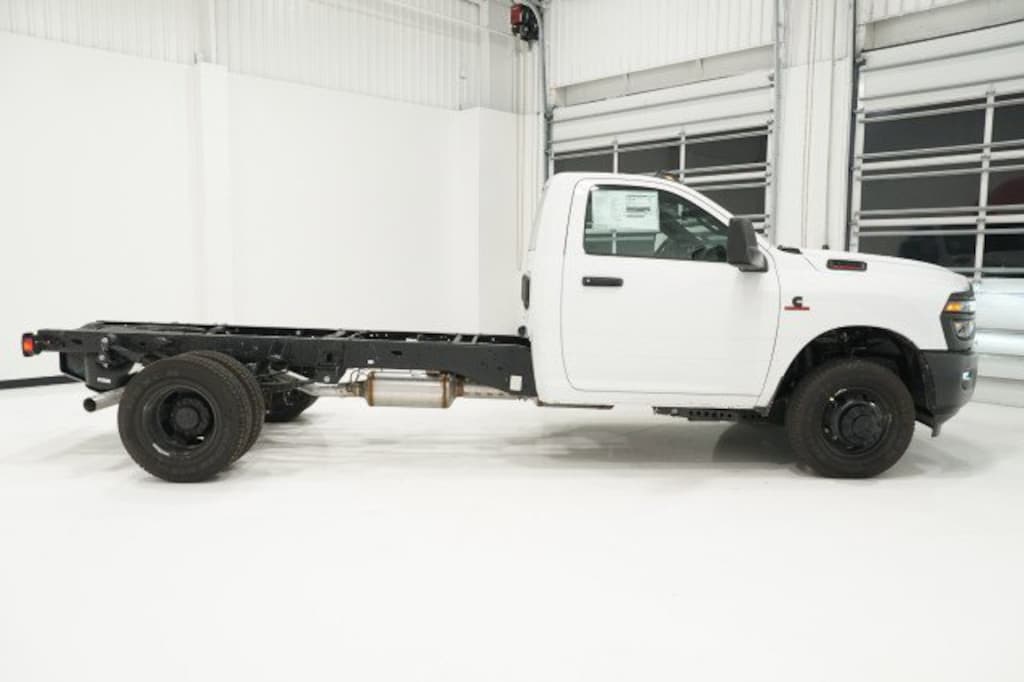 New 2025 Ram 3500 Chassis Cab 3500 TRADESMAN CHASSIS REGULAR CAB 4X4 84' CA Pickup