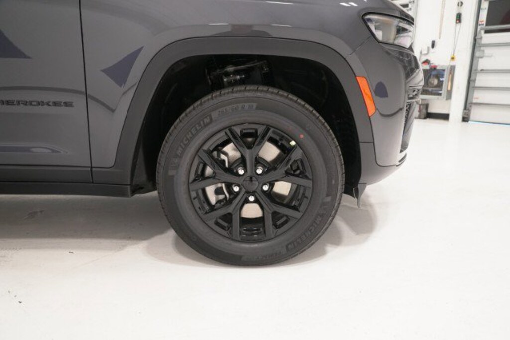 New 2026 Jeep Grand Cherokee L LAREDO ALTITUDE 4X2 Sport Utility