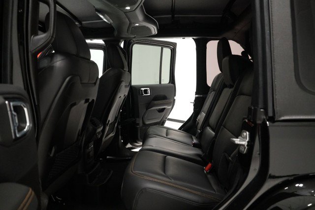 2025 Jeep Wrangler 4-Door Sahara - Photo 23