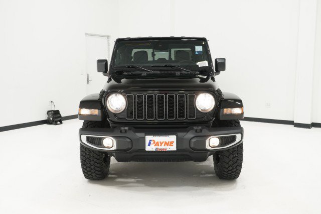 2025 Jeep Gladiator Sport photo 2