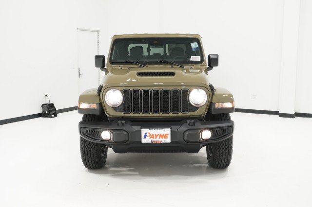 2025 Jeep Gladiator Sport S photo 2