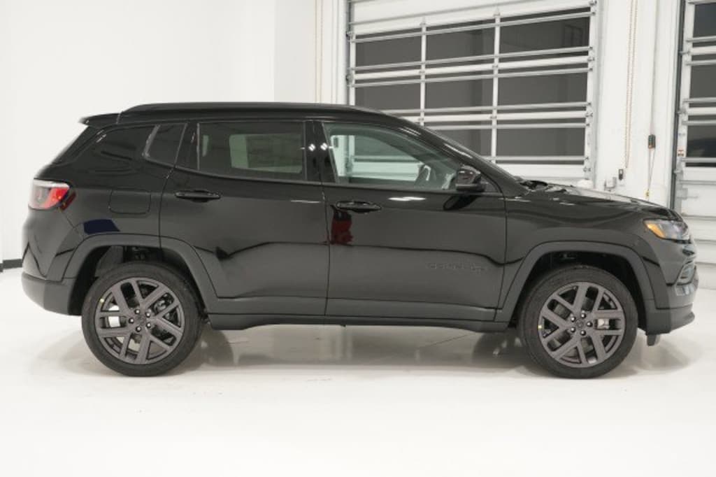 New 2026 Jeep Compass LIMITED ALTITUDE 4X4 Sport Utility