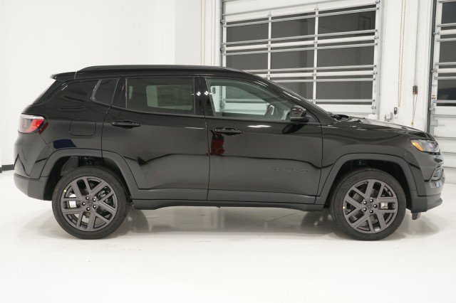 2026 Jeep Compass Limited Altitude photo 2