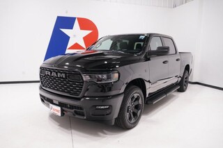 2027 Ram 1500 EXPRESS CREW CAB 4X4 5'7 BOX Pickup