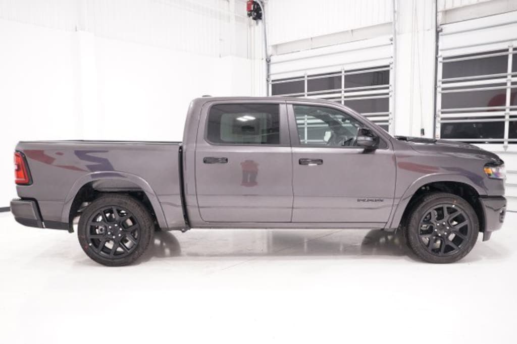 New 2026 Ram 1500 LARAMIE CREW CAB 4X4 5'7 BOX Pickup