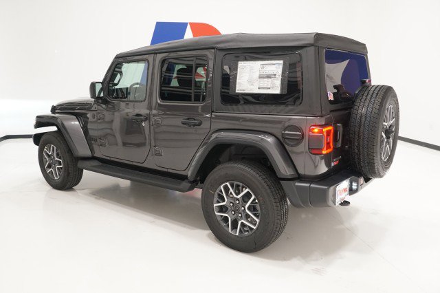 2025 Jeep Wrangler 4-Door Sahara - Photo 12