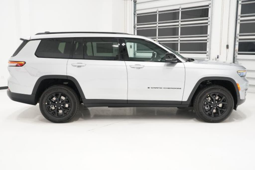 New 2025 Jeep Grand Cherokee L ALTITUDE X 4X2 Sport Utility