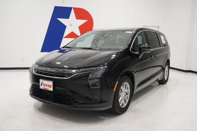 2027 Chrysler Pacifica Select's photo