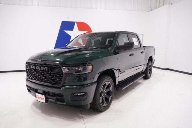 2026 Ram 1500 EXPRESS CREW CAB 4X4 5'7 BOX Pickup
