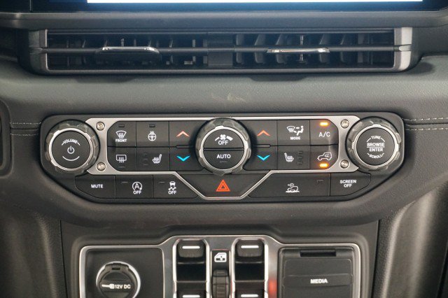 2025 Jeep Wrangler 4-Door Sahara - Photo 34