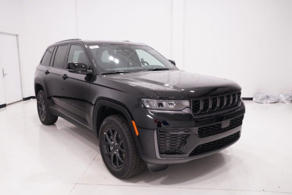 New 2027 Jeep Grand Cherokee Laredo Altitude Sport Utility